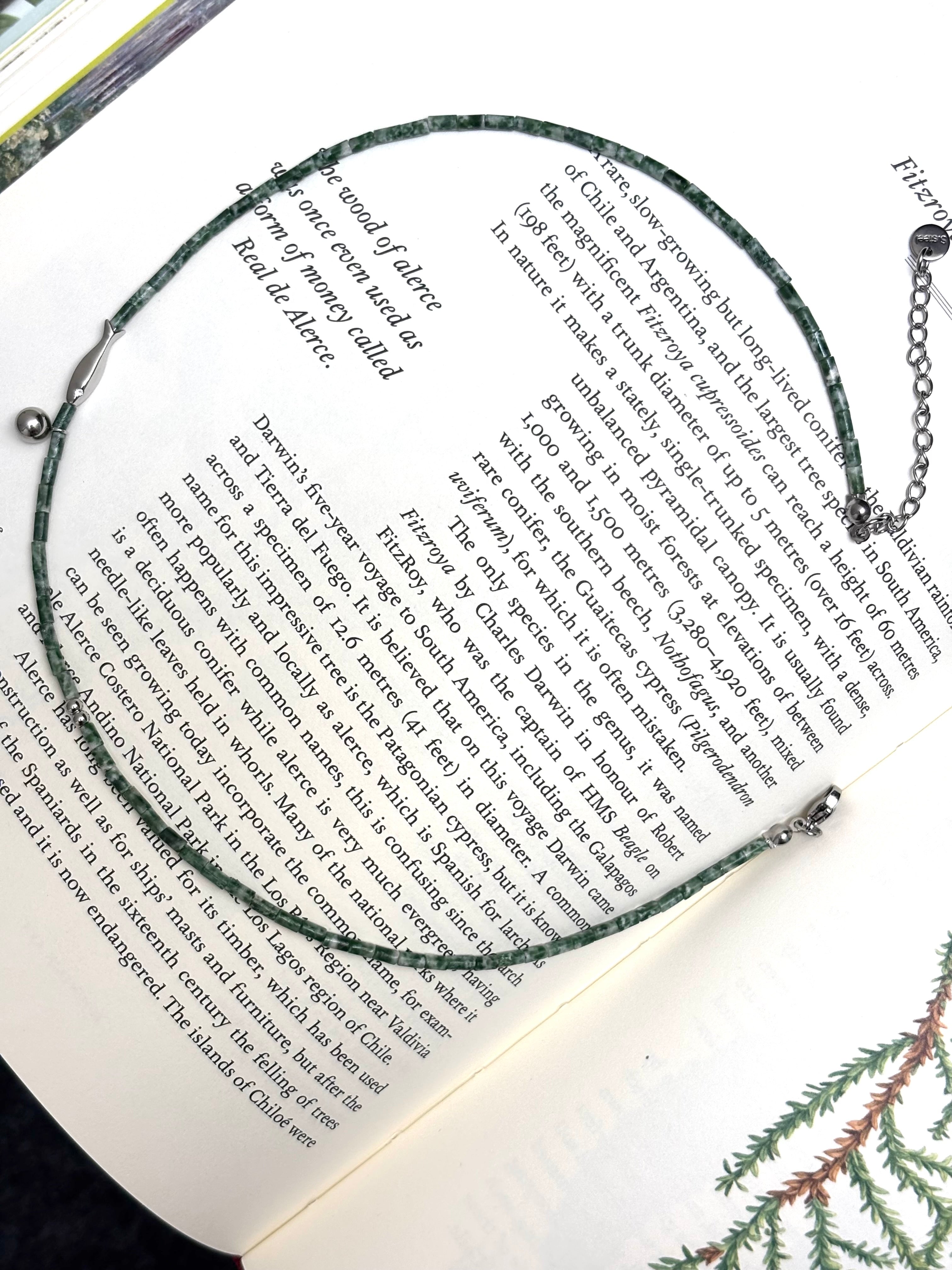 Algaeline · Green dot stone Necklace