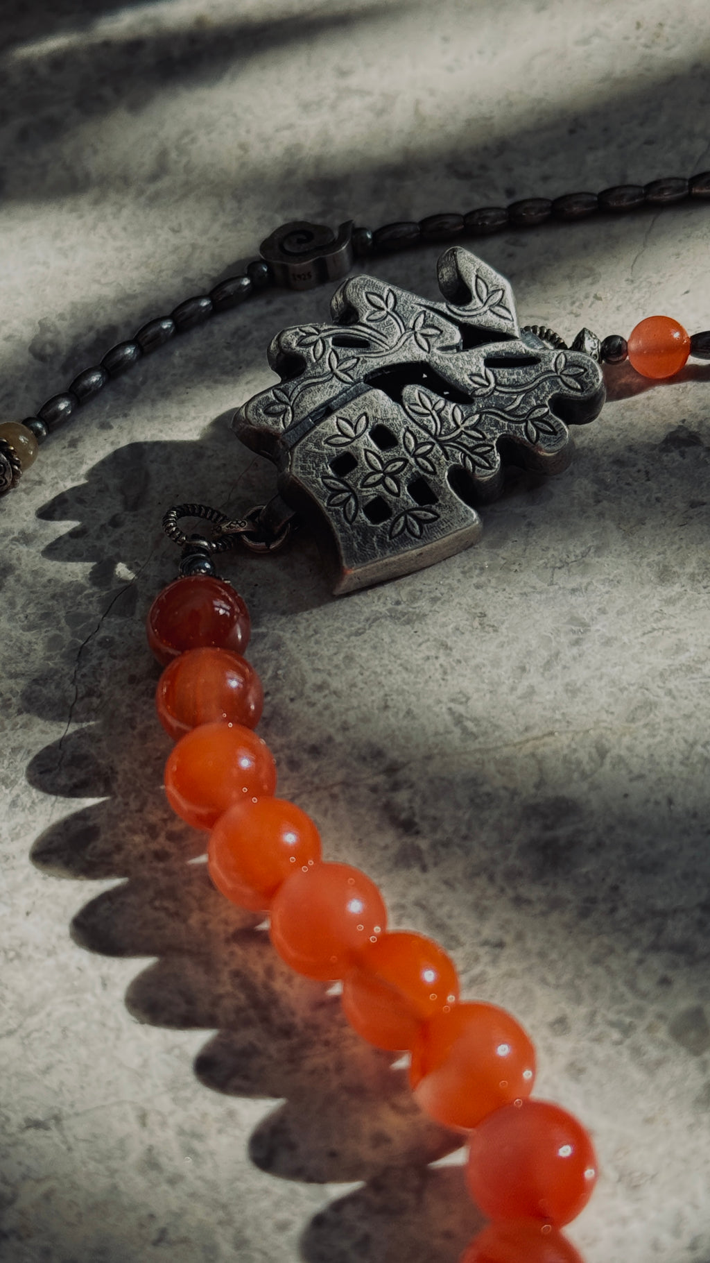 Homeward · Cherry Red Agate Bracelet｜One-of-a-kind