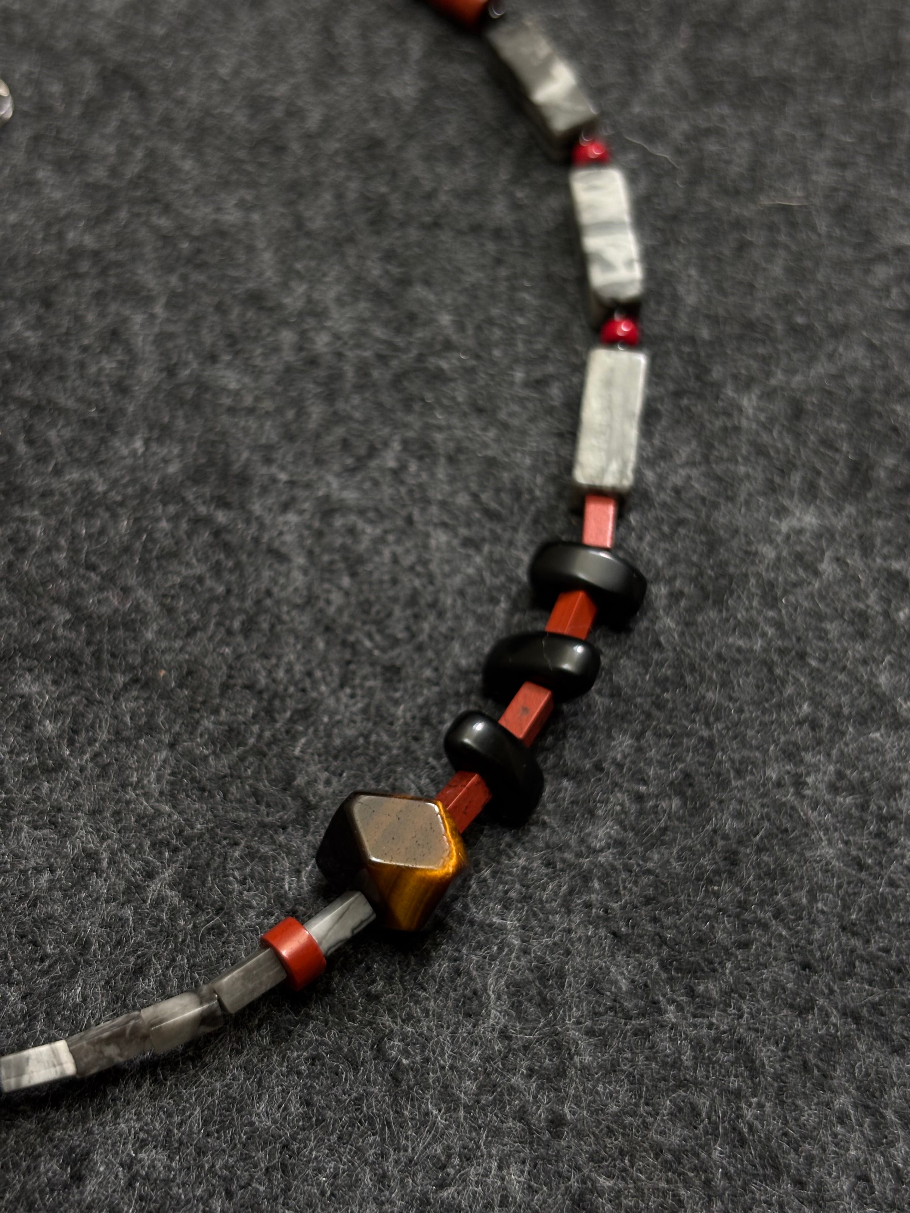 Rockfire Necklace · Mapstone & Tiger‘s eye Necklace
