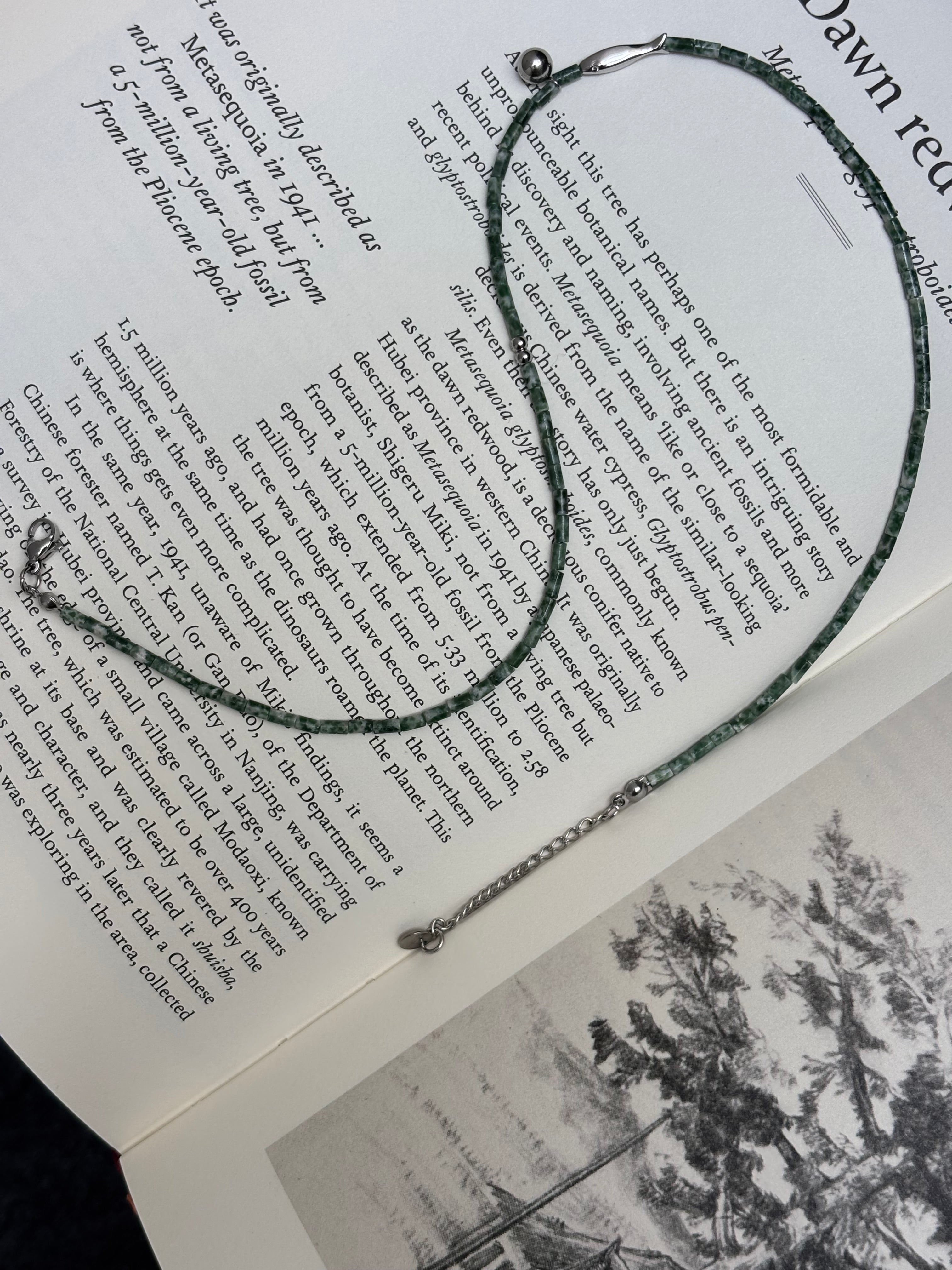 Algaeline · Green dot stone Necklace