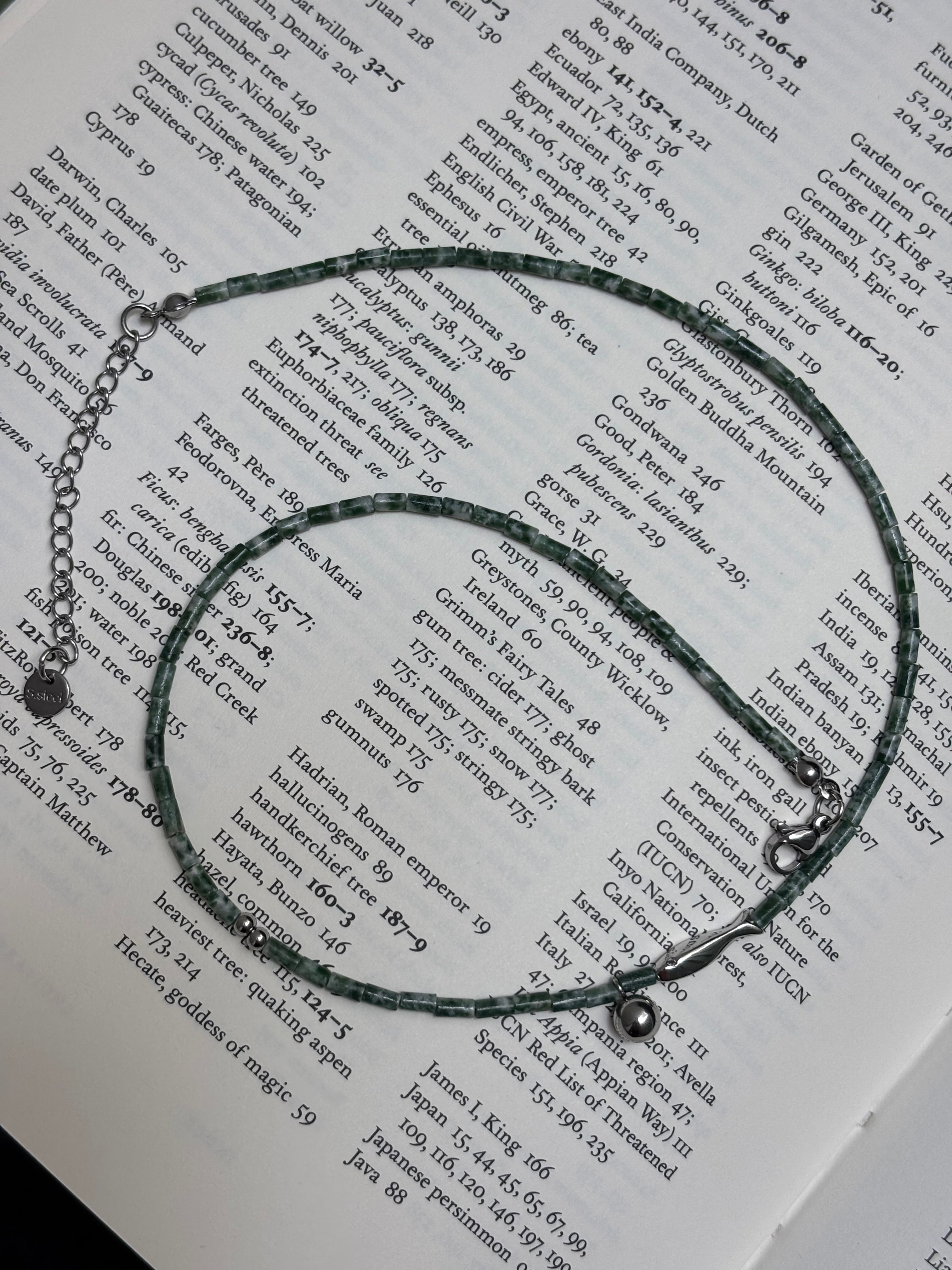 Algaeline · Green dot stone Necklace