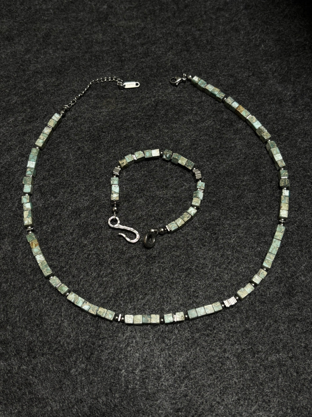Mossline Necklace · Grass Green Turquoise