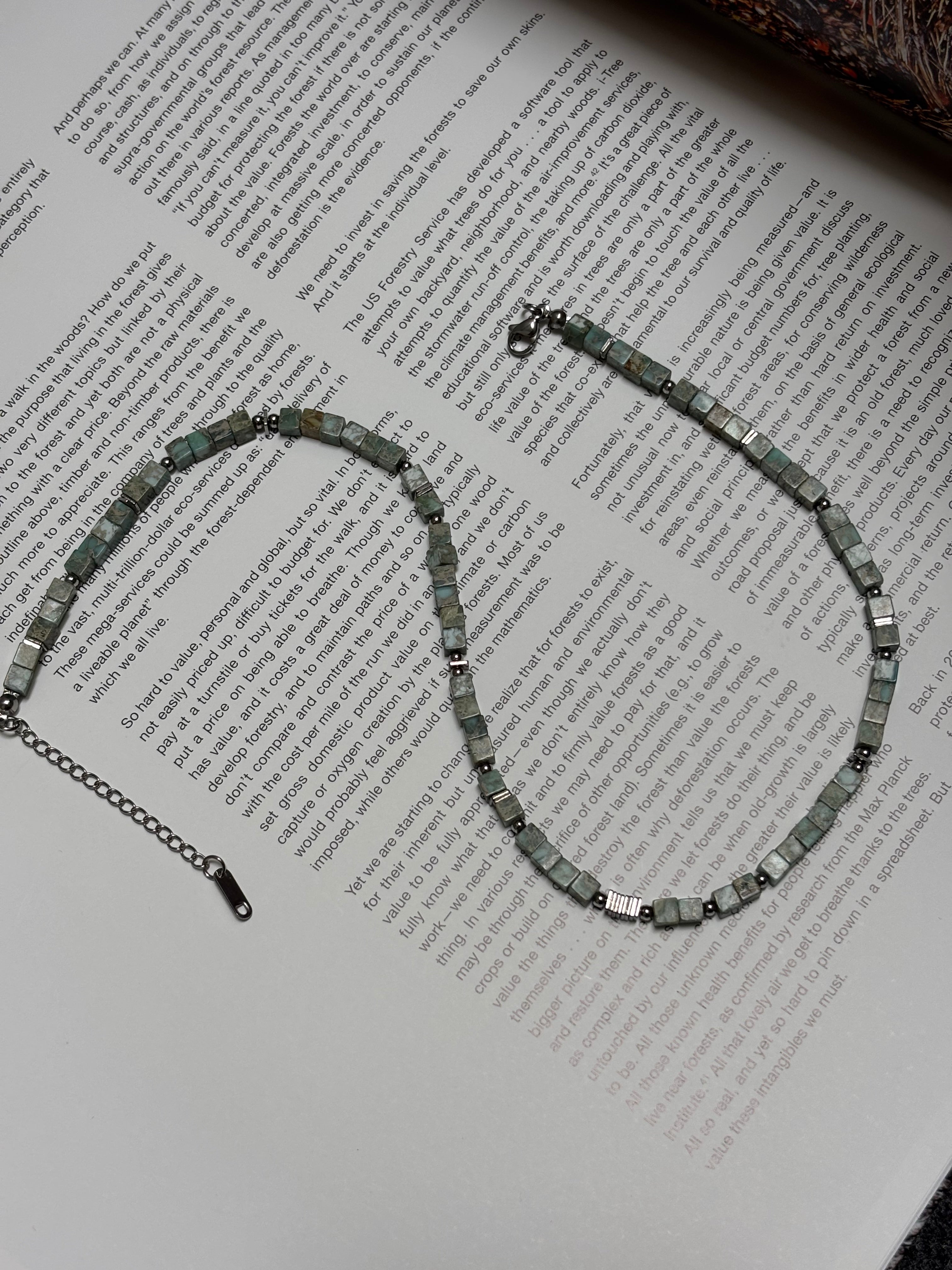 Mossline Necklace · Grass Green Turquoise