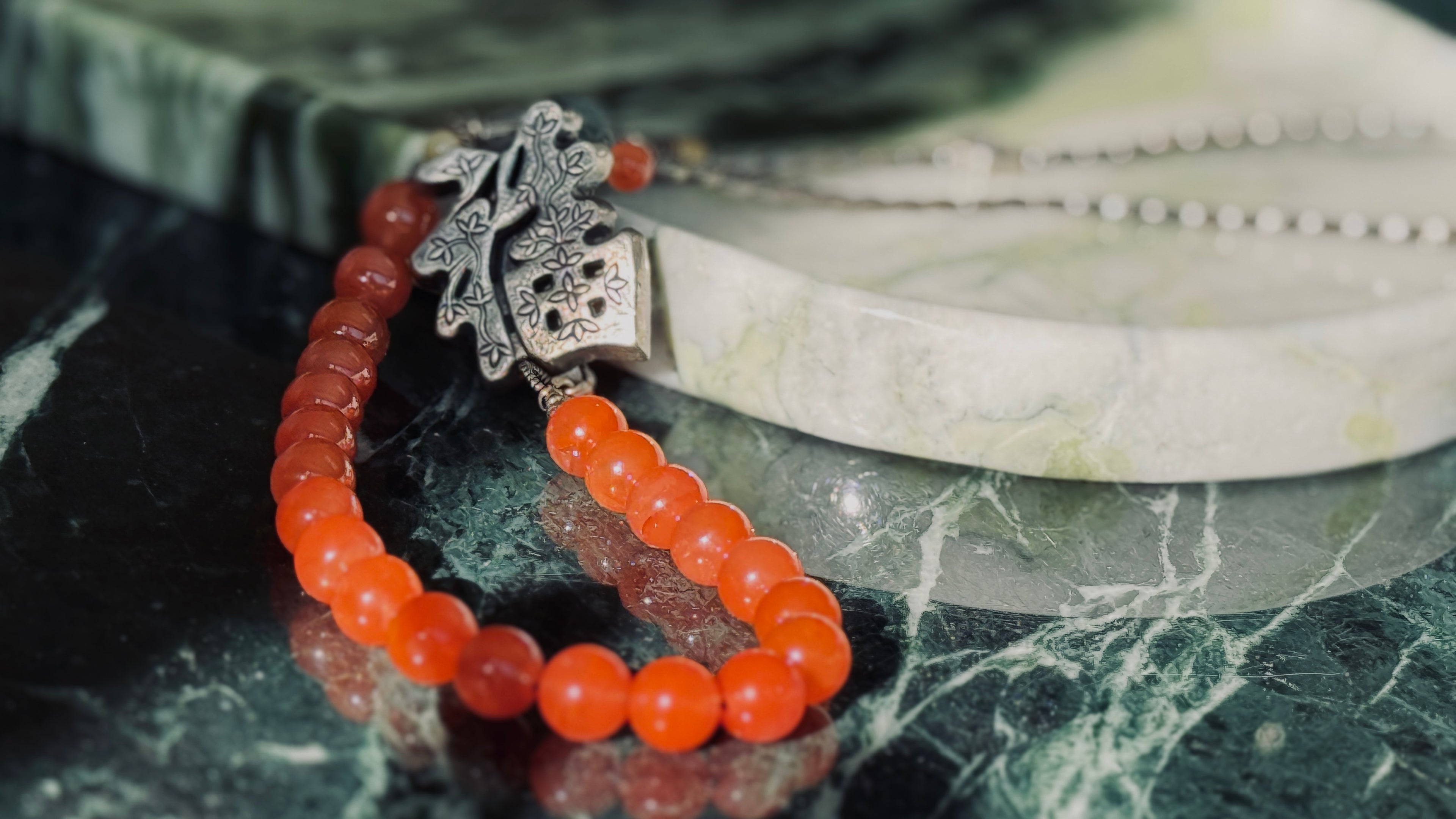 Homeward · Cherry Red Agate Bracelet｜One-of-a-kind