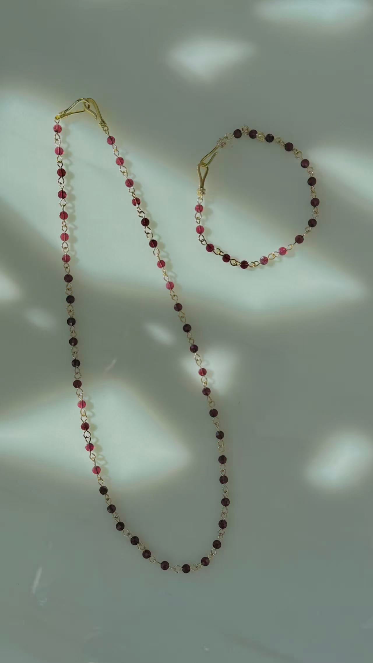 Rouge Lien · Garnet Stone Necklace