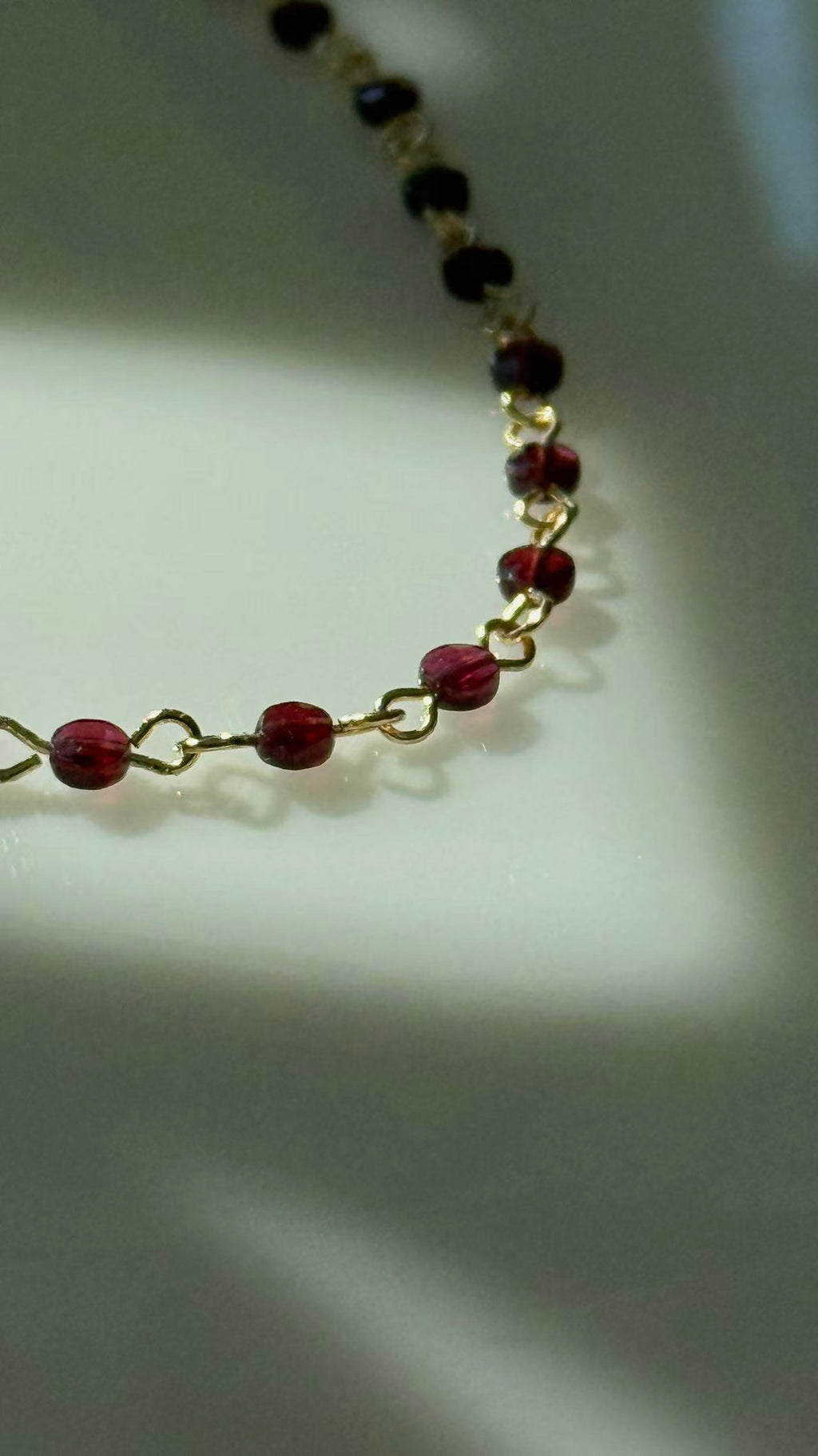 Rouge Lien · Garnet Stone Bracelet